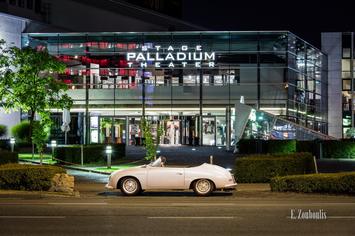 Ein grauer Porsche 356 Speedster vor dem Stage Palladium Theater am SI Centrum in Stuttgart-Möhringen