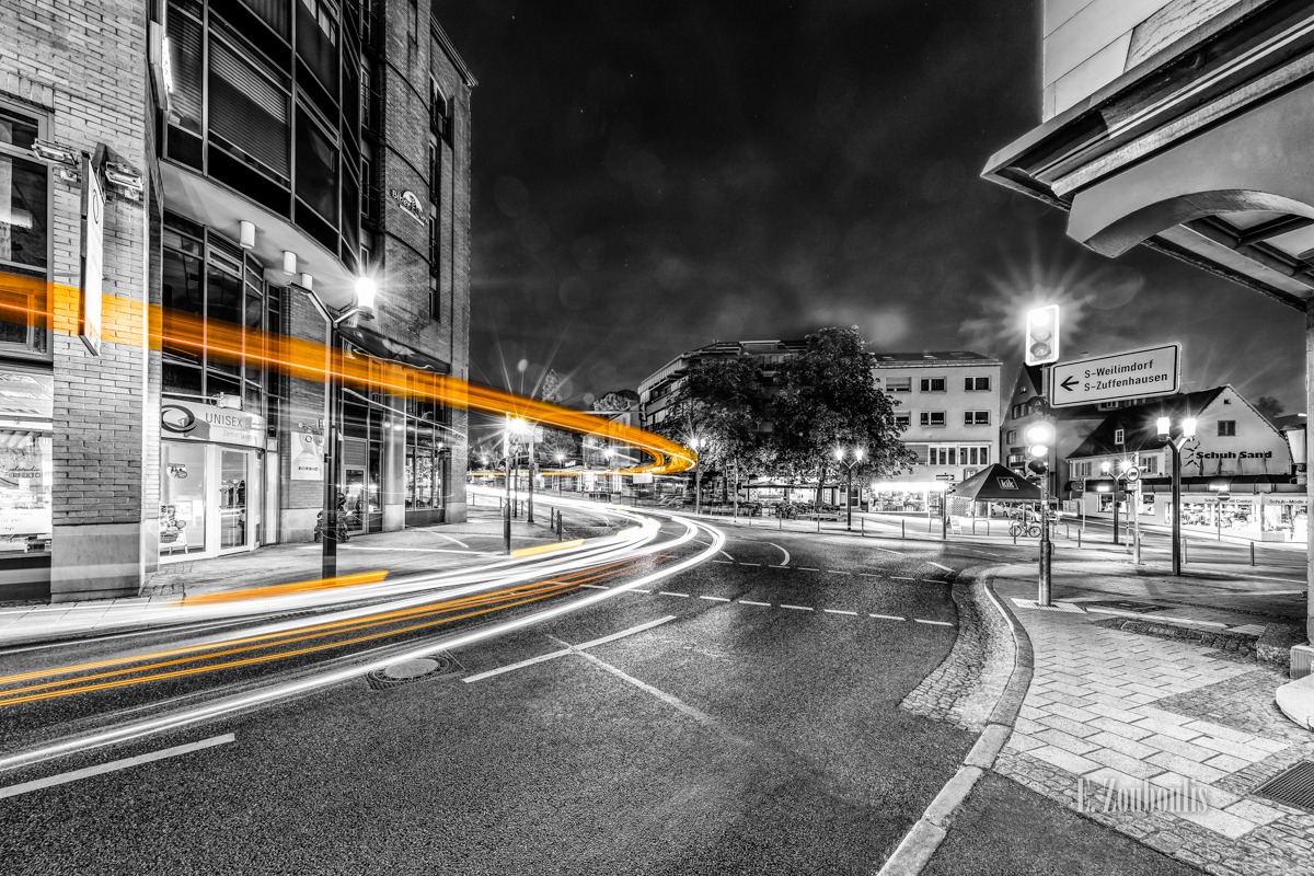 At The Speed Of Light, Bus, Chromakey, Colorkey, Deutschland, Dunkel, EZ00782, Fine Art, FineArt, Gelb, Germany, Langzeitbelichtung, Licht, Lichtschweif, Light Trails, Long Exposure, Nacht, Night, SSB, SSBAG, Speed, Stuttgart, Traffic, Trails, Yellow, Zouboulis, feuerbach, zouboulis photography