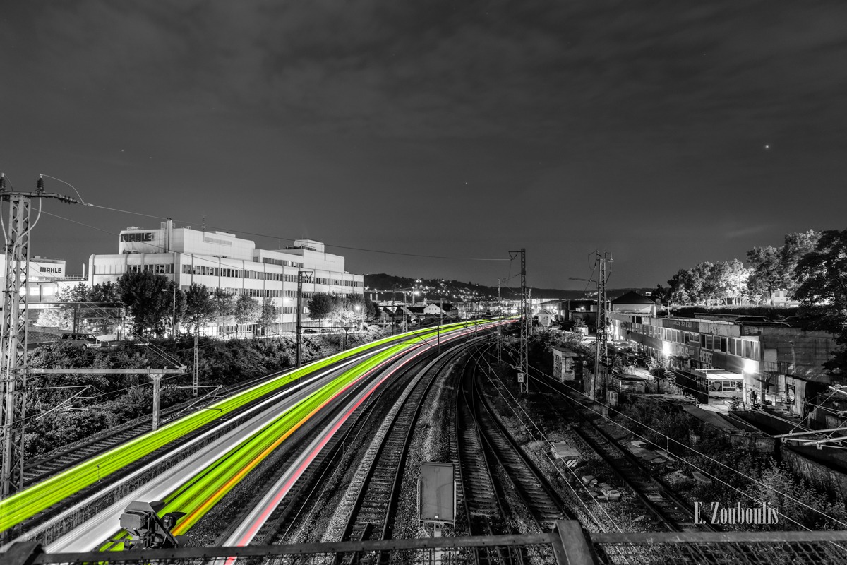 At The Speed Of Light, Chromakey, Colorkey, Deutschland, Dunkel, EZ00783, Fine Art, FineArt, Germany, Green, Grün, Langzeitbelichtung, Licht, Lichtschweif, Light Trails, Long Exposure, Nacht, Night, Rot, Speed, Stuttgart, Traffic, Trails, Train, Zouboulis, bahnhof, feuerbach, mahle, red, schienen, tracks, zouboulis photography