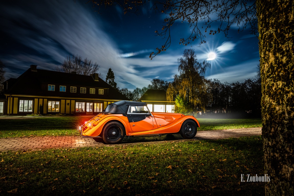Baden-Württemberg, Deutschland, Dunkel, EZ00807, Fine Art, FineArt, Germany, Gärtringen, Langzeitbelichtung, Licht, Long Exposure, Morgan, Nacht, Night, Orange, Roadster, Schwalbenhof, Villa, Villa Schwalbenhof, Zouboulis, automobil, british, classic car, urban, zouboulis photography