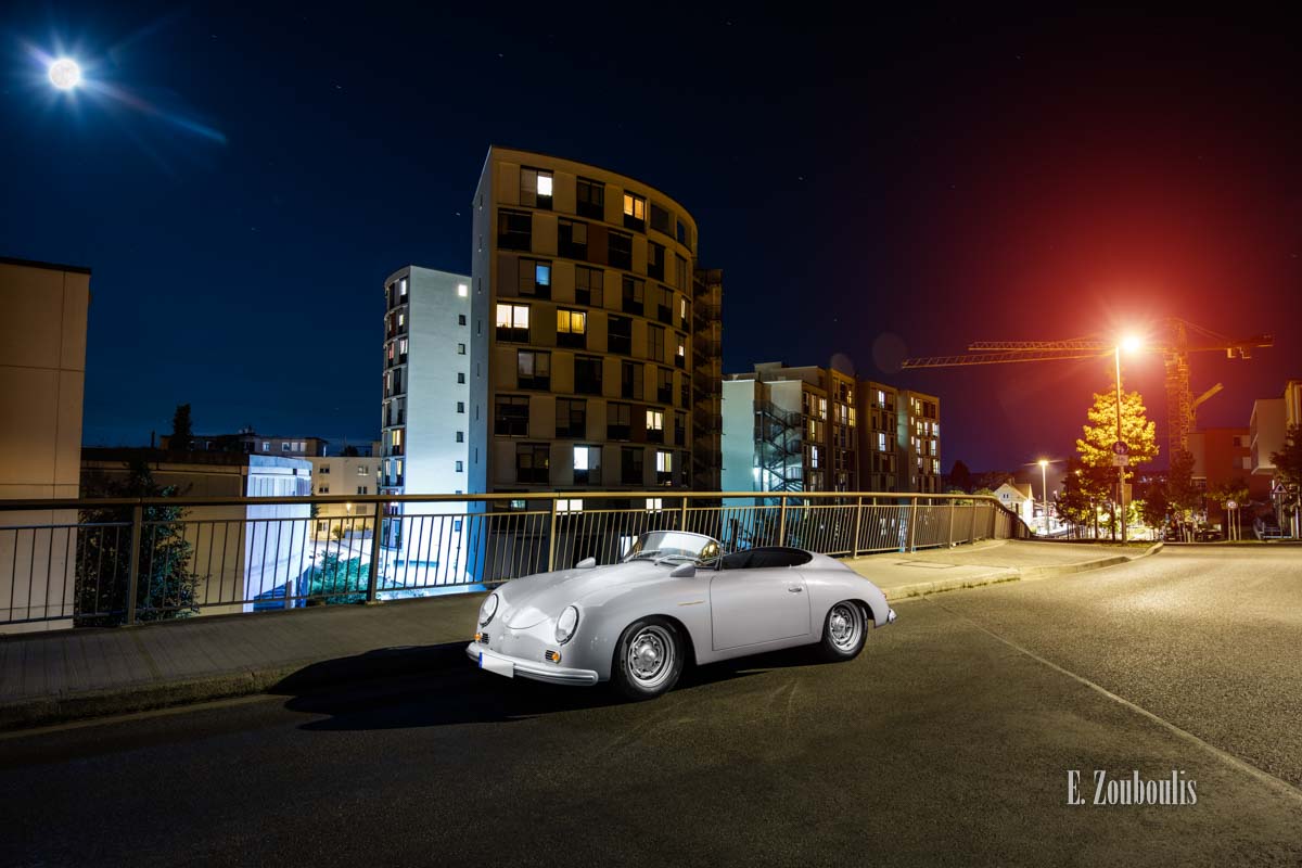 Ein Porsche 356 Speedster aus dem Jahr 1956 zu Besuch in Stuttgart Möhringen bei Vollmond