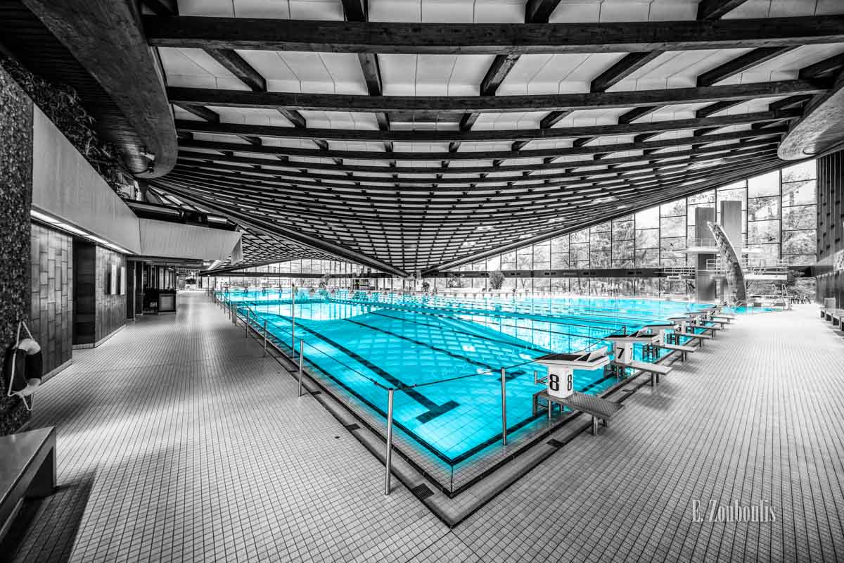 Badezentrum Sindelfingen - Seitliche Ansicht über Eck auf das 50m Becken Badezentrum Sindelfingen - Seitliche Ansicht über Eck auf das 50m Becken