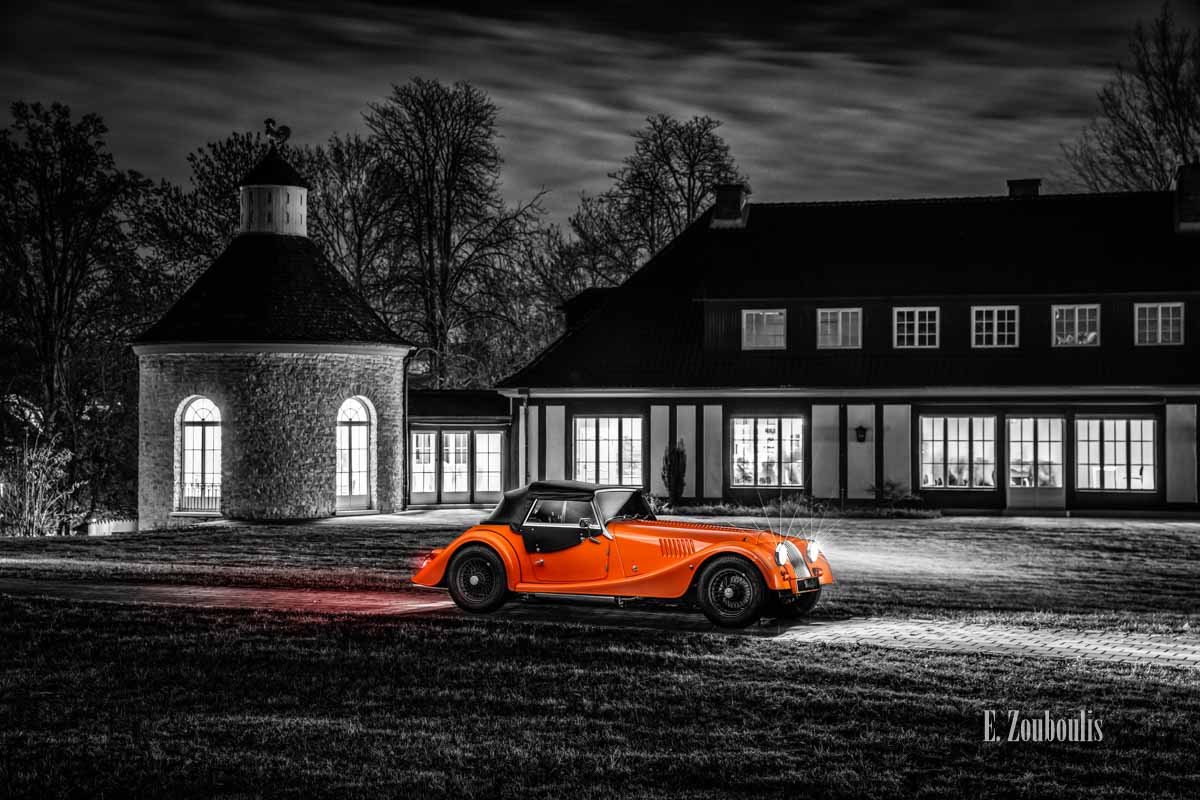 Ein Morgan 4/4 mit seiner einzigartigen “Morgan Orange” – Farbe vor der Villa Schwalbenhof in Gärtringen Ein Morgan 4/4 mit seiner einzigartigen “Morgan Orange” – Farbe vor der Villa Schwalbenhof in Gärtringen